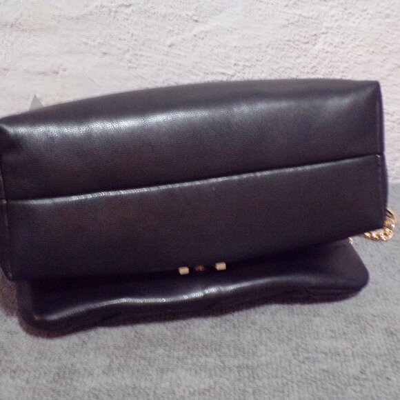 A New Day Black Quilted Crossbody w/Gold Chain Strap Soft Faux Leather NWT - Picture 3 of 4